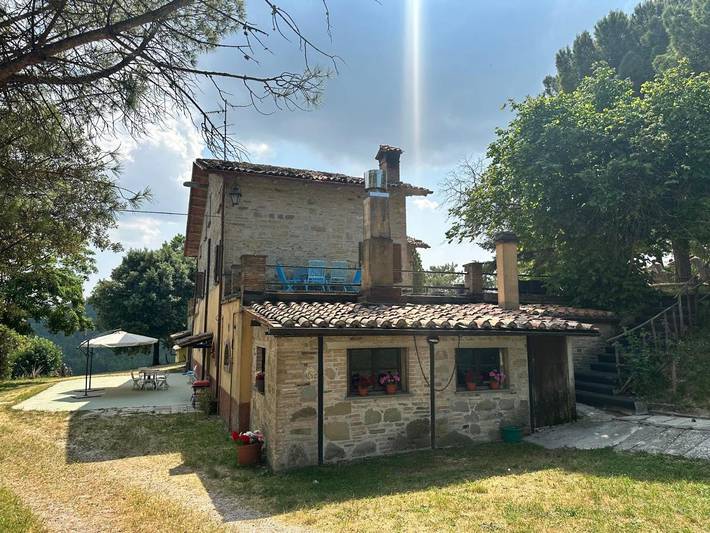 B&b per 2 persone, con panorama e piscina nonché giardino in Gubbio