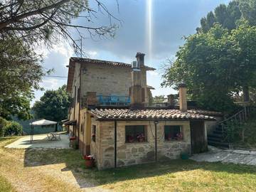 Chambre d’hôte pour 2 personnes, avec piscine ainsi que jardin et vue à Gubbio