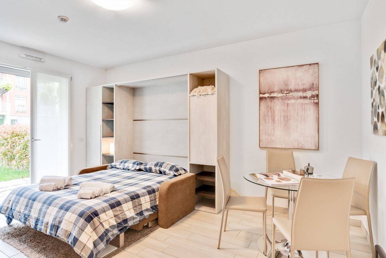Appartement entier, Studio with garden, Ac and private garage! in Cernobbio, Lac de Côme