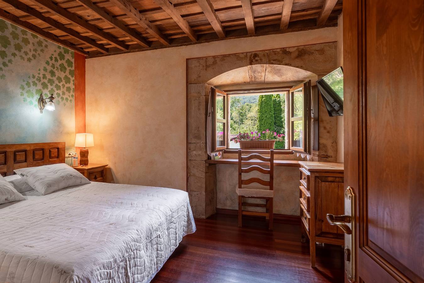 Zimmer 'Carbayu' mit Bergblick, gemeinsamem Garten und Wi-Fi in Cangas de Onís, Provincia de Asturias
