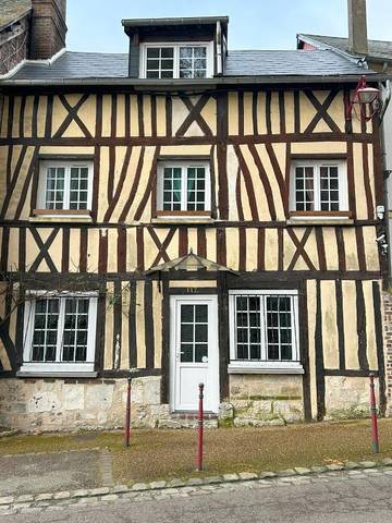Maison d’hôte pour 8 personnes, avec terrasse et vue dans Abbaye de Jumieges