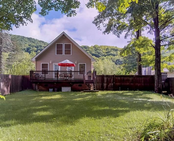Vacation rental for 6 people, with yard and terrace, with pets in Pine Hill