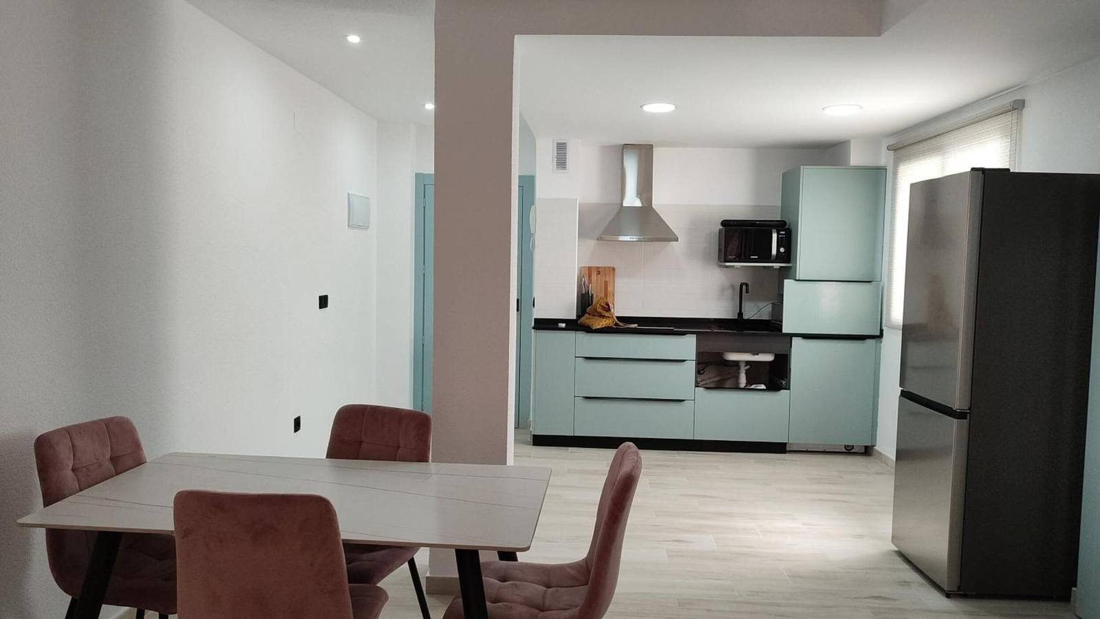 Apartamento entero, Apartamento 'Las Flores 1' con Wi-Fi y aire acondicionado in Murcia , Interior de Murcia