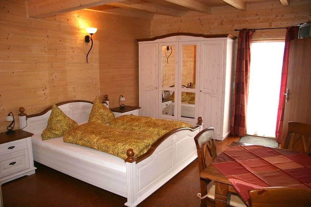 Ganze Wohnung, Helle Ferienwohnung (60 qm) für bis zu 5 Personen in Georgenberg, Naturpark Nördlicher Oberpfälzer Wald
