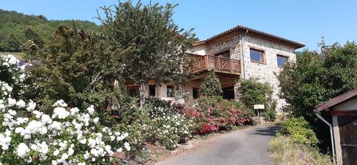 Gîte pour 2 personnes, avec jardin dans Rhône