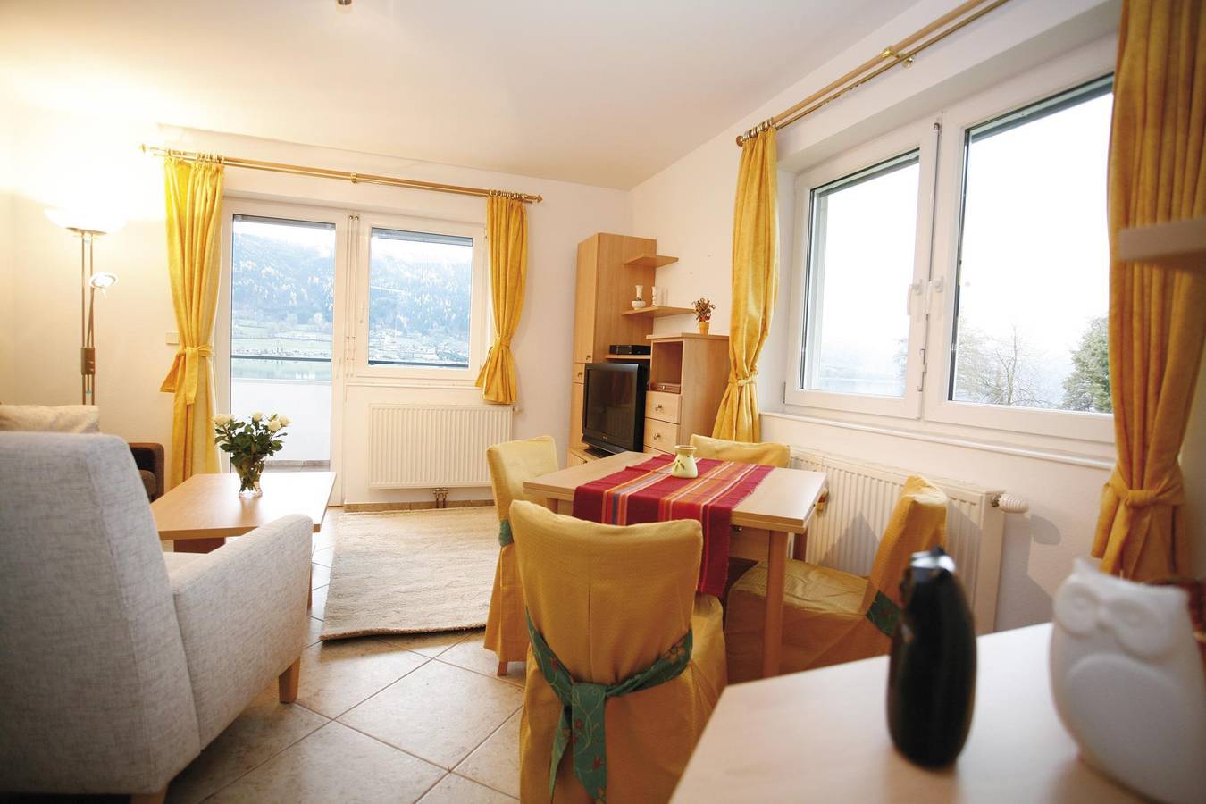 Ganze Ferienwohnung, Appartement am See 45m² in Steindorf am Ossiacher See, Oberkärnten