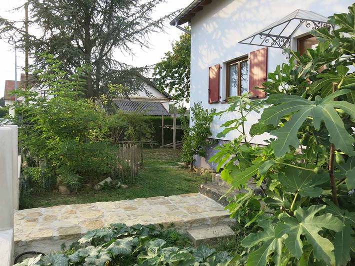 Gîte pour 12 personnes, avec terrasse et jardin