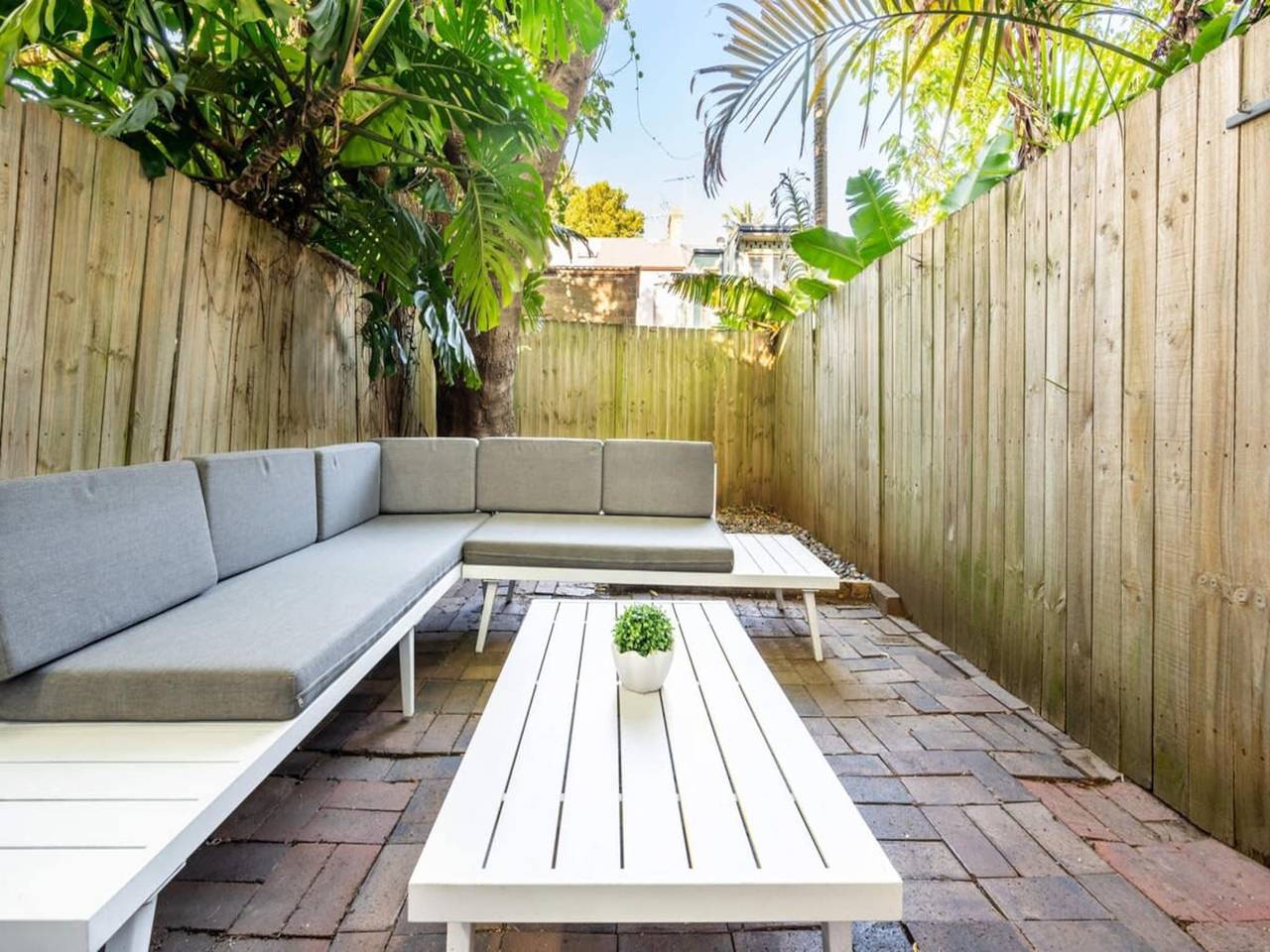 Entire apartment, Contemporary 2-Bed House in Trendy Enmore in Newtown (Sydney), Sydney