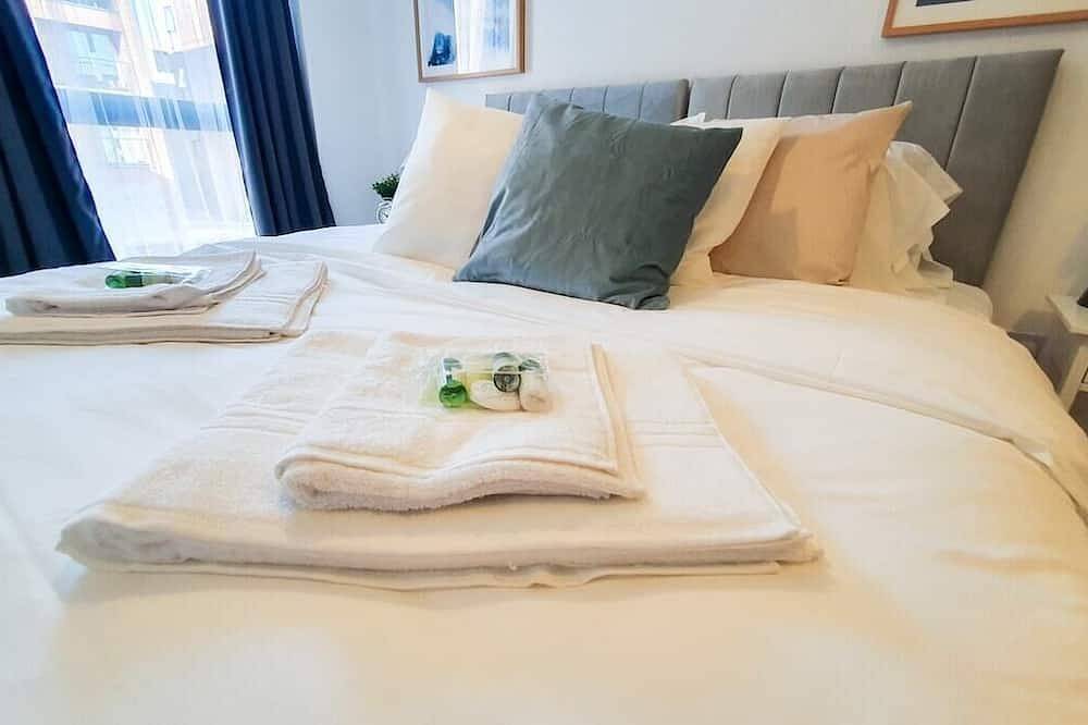 Entire apartment, Lovely Flat in Kiln Close with Free Parking in Gloucester (UK), Gloucestershire