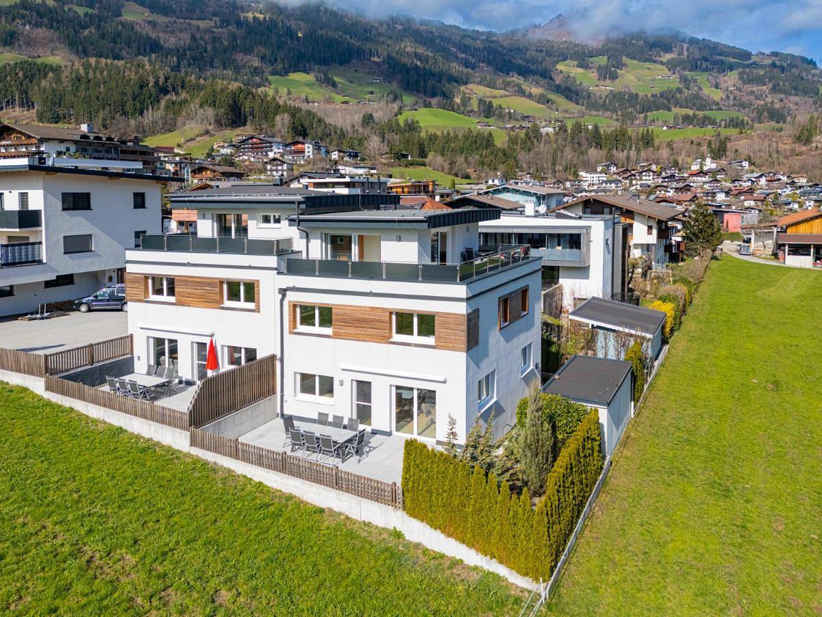 H21 - Modernes Ferienhaus 145qm, 4Sz, Wellnessbereich mit Sauna und Dachterrasse mit Panoramablick, Kühlen und Heizen mit Geothermie in Tuxer Alpen, Fügen