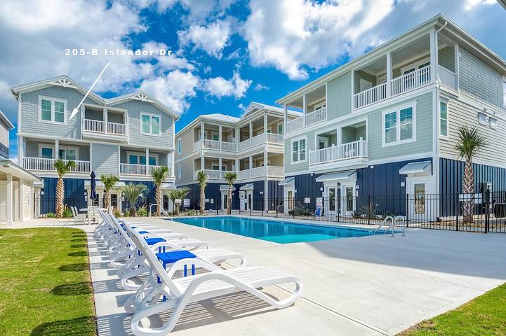 Vacation rental for 6 people, with yard and pool as well as balcony in Emerald Isle