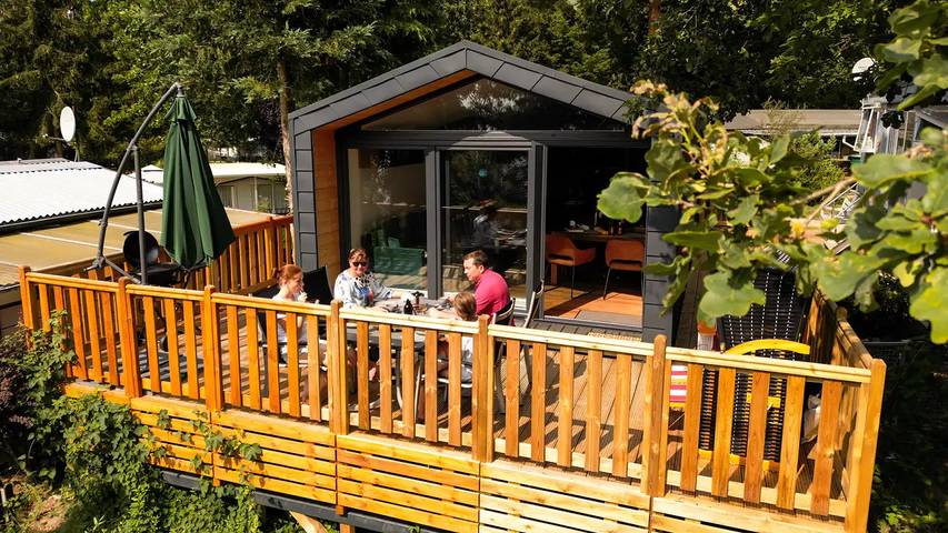 Wohnmobil für 4 Personen, mit Terrasse und Sauna in Lohmen