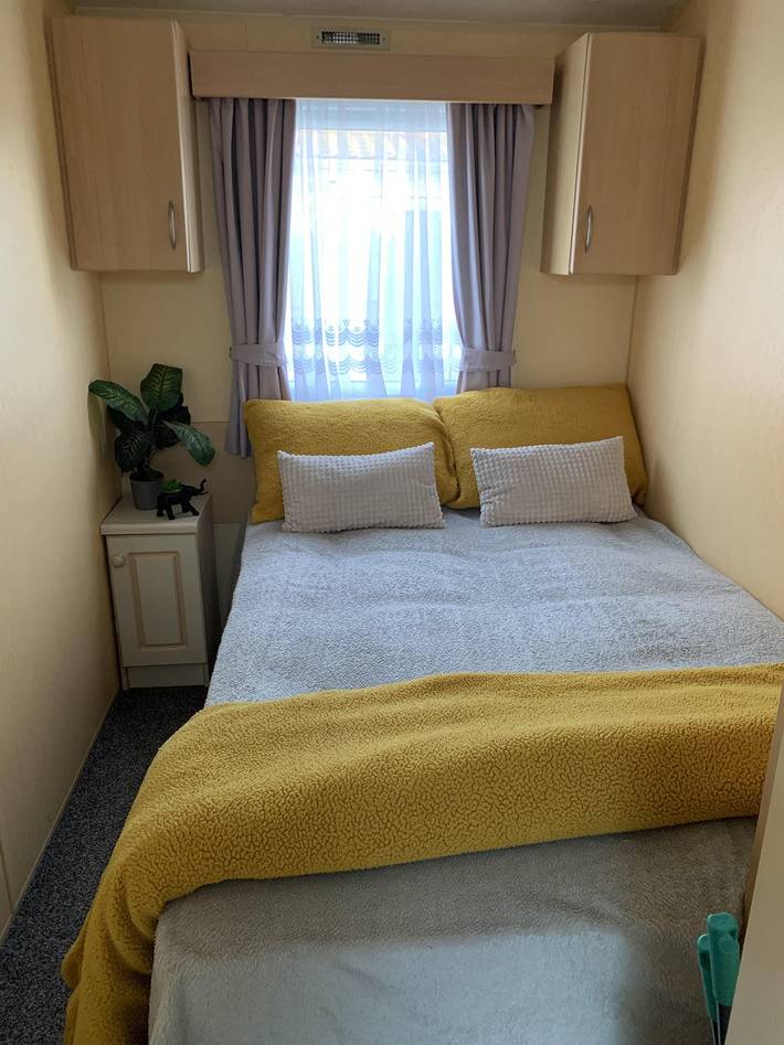 2-Bed Caravan - Sleeps 6 - Parking & Veranda in Skegness, Lincolnshire