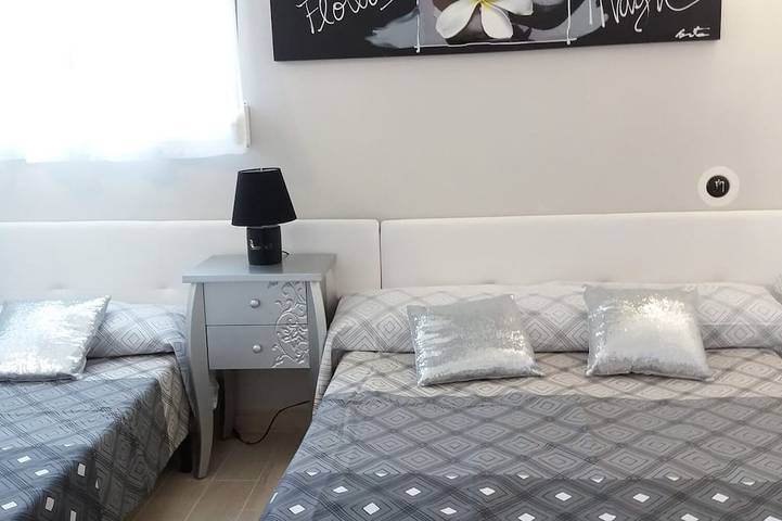 Apartamento entero, Moderno apartamento primera linea de mar con aire acondicionado in Platja de Sant Salvador (el Vendrell), Vendrell