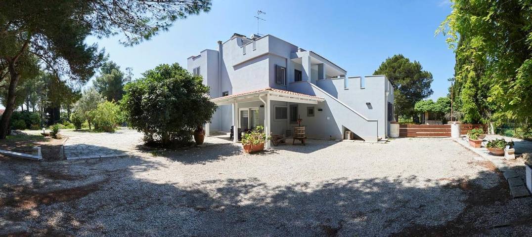 Apartament wakacyjny dla 4 osób, z Balkon i Taras oraz Ogród i Widok w Brindisi
