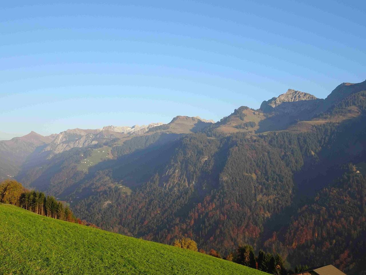 Haus Mura - Ferienhaus mit Traumaussicht in Blons, Bezirk Bludenz
