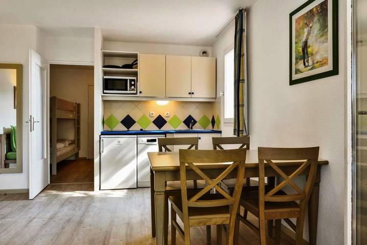 Gîte pour 4 personnes, avec jardin ainsi que piscine et vue, animaux acceptés dans Golf et Tennis Club de Valescure - 3