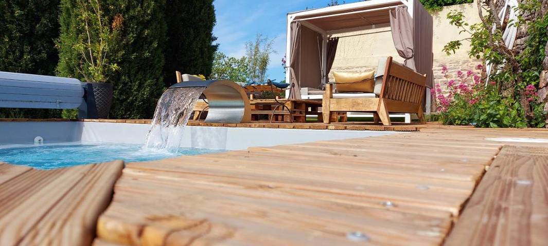 Location de vacances pour 12 personnes, avec jardin et piscine, animaux acceptés à Lacrost