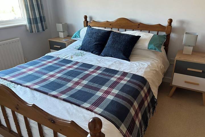 Fairways, family friendly, character holiday cottage in Wyke Regis in Weymouth, Dorset