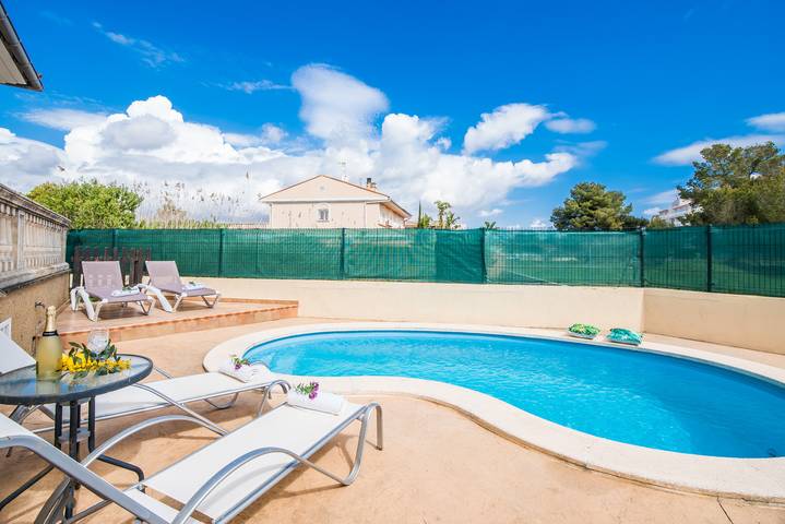 Luxus-Finca für 8 Personen, mit Terrasse und Garten in Playa de Muro