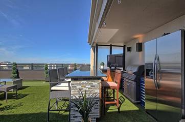 Loft for 6 Guests in Edmonton, Alberta, Picture 4