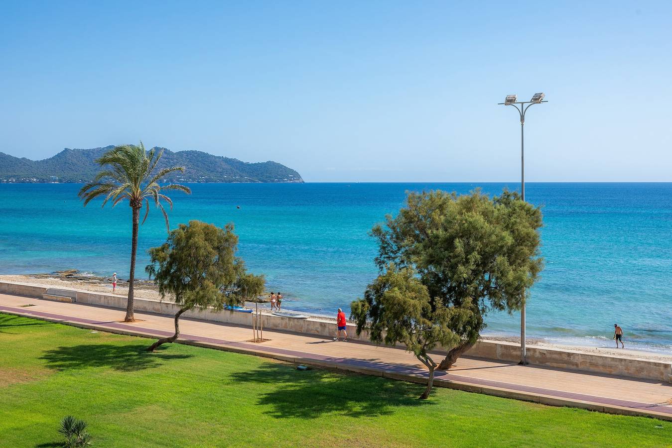 Entire apartment, Holiday Apartment Cala Nau Blau Turquesa with Sea View, Private Covered Terrace & Balcony in Cala Millor, Sant Llorenç des Cardassar