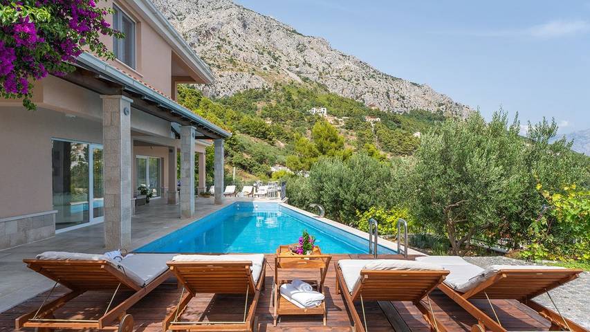 Villa pour 8 personnes, avec sauna et jardin ainsi que balcon et piscine à Mimice - 2