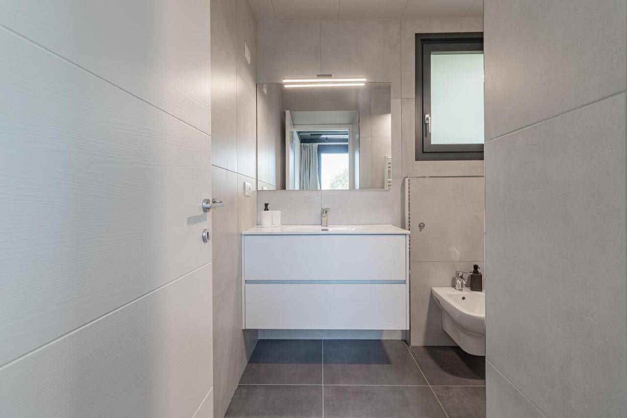 Taggiasca- Suite nel verde con terrazza e Jacuzzi privata in Taggia (City), Taggia