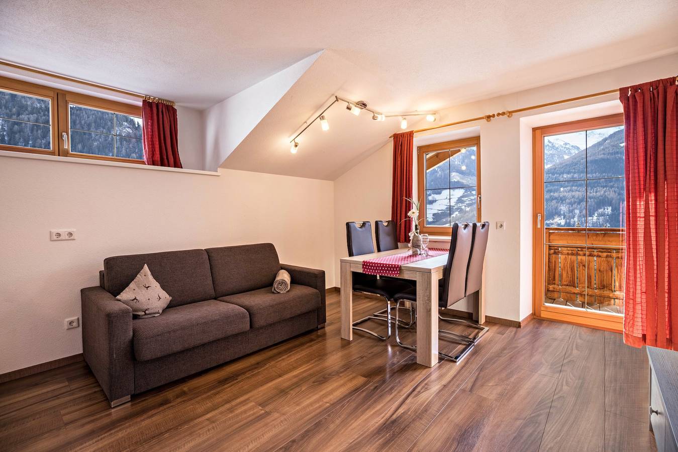 Ganze Wohnung, Ferienwohnung "Golserhof Kristall" im Ahrntal mit Blick auf die Berge in Steinhaus (Ahrntal), Ahrntal