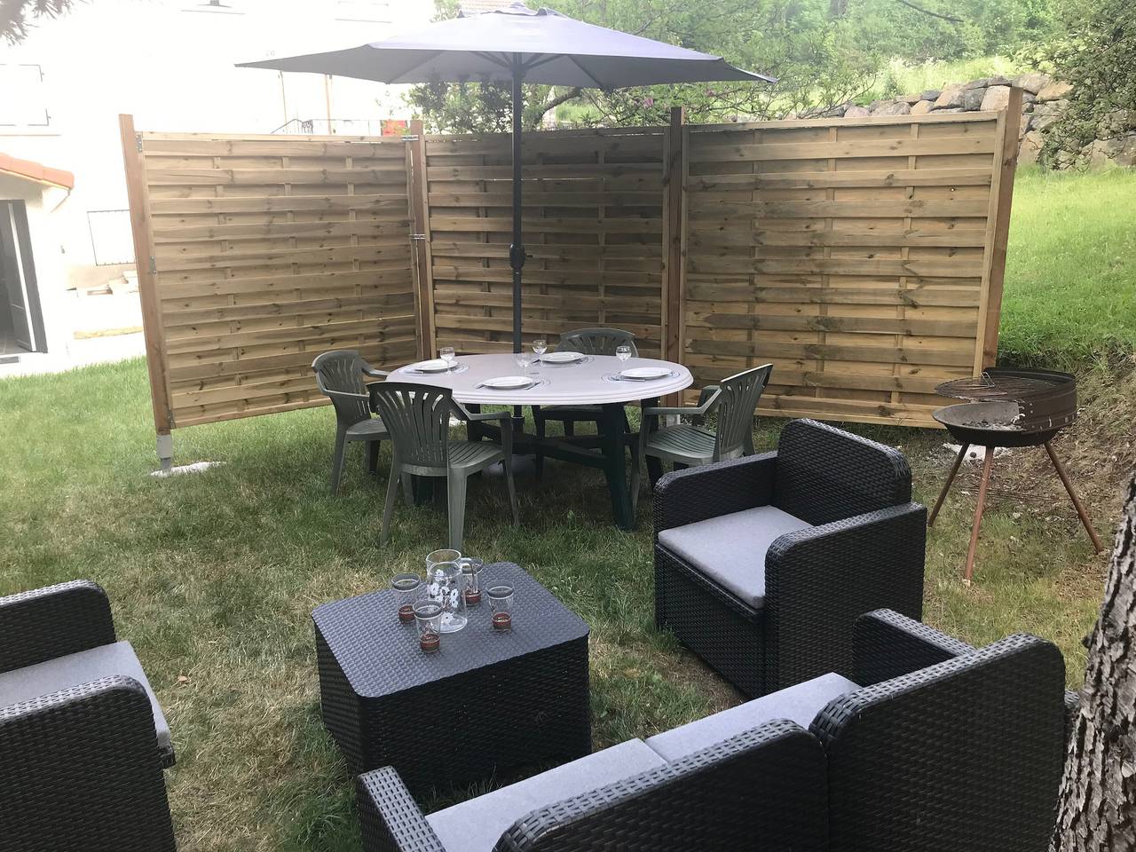 Apartamento entero, Gîte adaptado para Pmr, 4 personas, cerca del Gr70 y la Loire salvaje in Coubon, Alto Loira