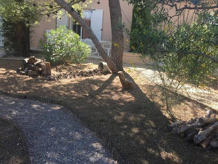 Location de vacances pour 3 personnes, avec vue ainsi que piscine et jardin à Massillargues-Attuech - 3