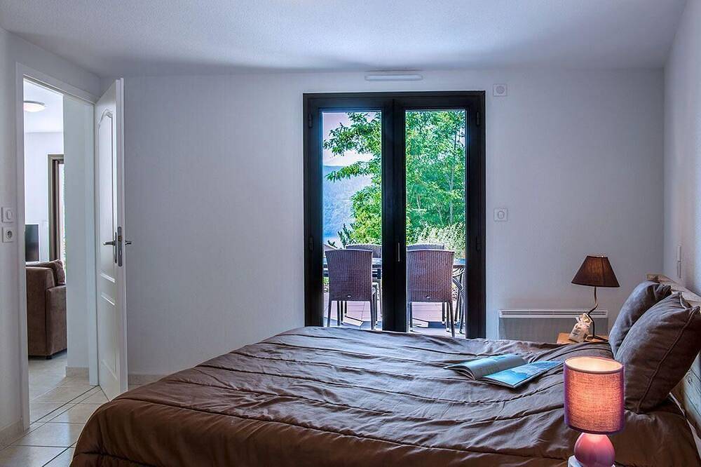 Entire apartment, Flat with water views in Chorges, Écrins National Park