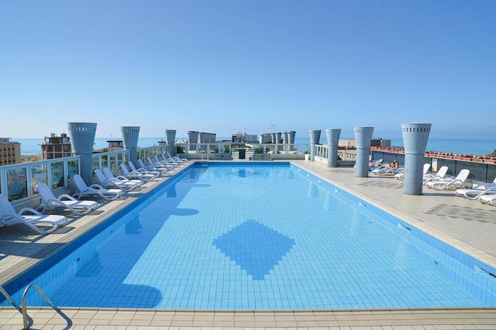 Ferielejlighed for 5 personer, med balkon og børnepool samt pool i Bibione