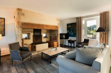 Gîte pour 19 personnes, avec jardin ainsi que sauna et vue à Madranges