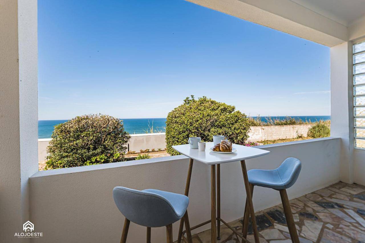 Casa à Beira Mar - Countryhouse with Ocean view in São Pedro da Cadeira, Distrito de Lisboa