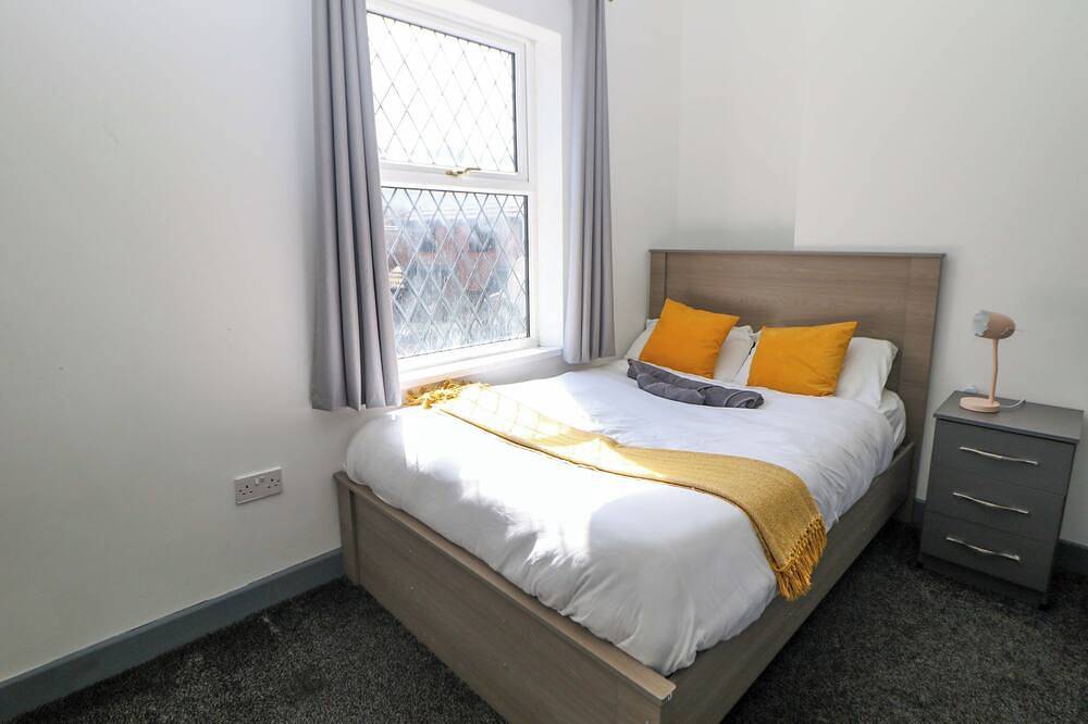 Potter'S Wheel, family friendly, with a garden in Hanley in Stoke-on-Trent, Midlands