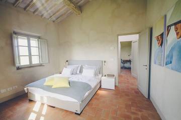 Villa for 10 Guests in Montepulciano, Siena Province, Picture 2