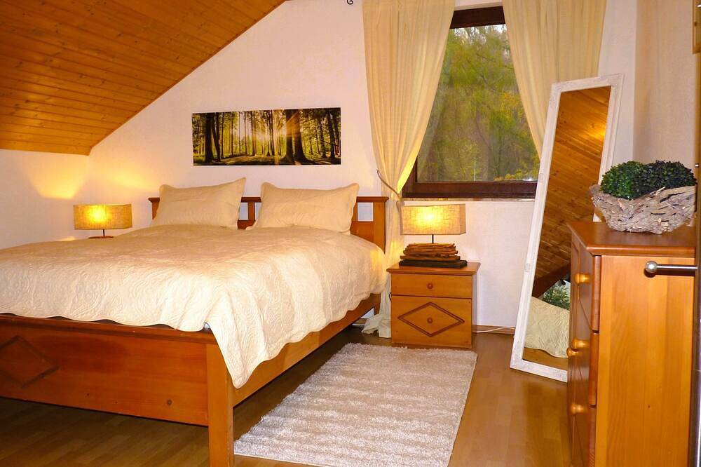 Ganze Wohnung, 4 Personen Ferienwohnung im Wald mit Kamin, 84m², 3 Zimmer - 4 Personen in Bad Harzburg, Harzvorland