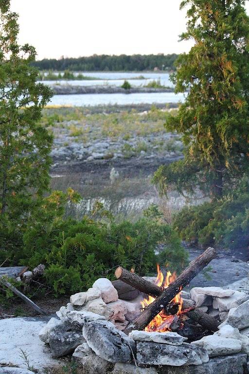 Ganze Wohnung, North Paw - 400 m privater Strand - Kajakfahren und Schwimmen direkt vor Ihrer Tür in Tobermory (Ontario)