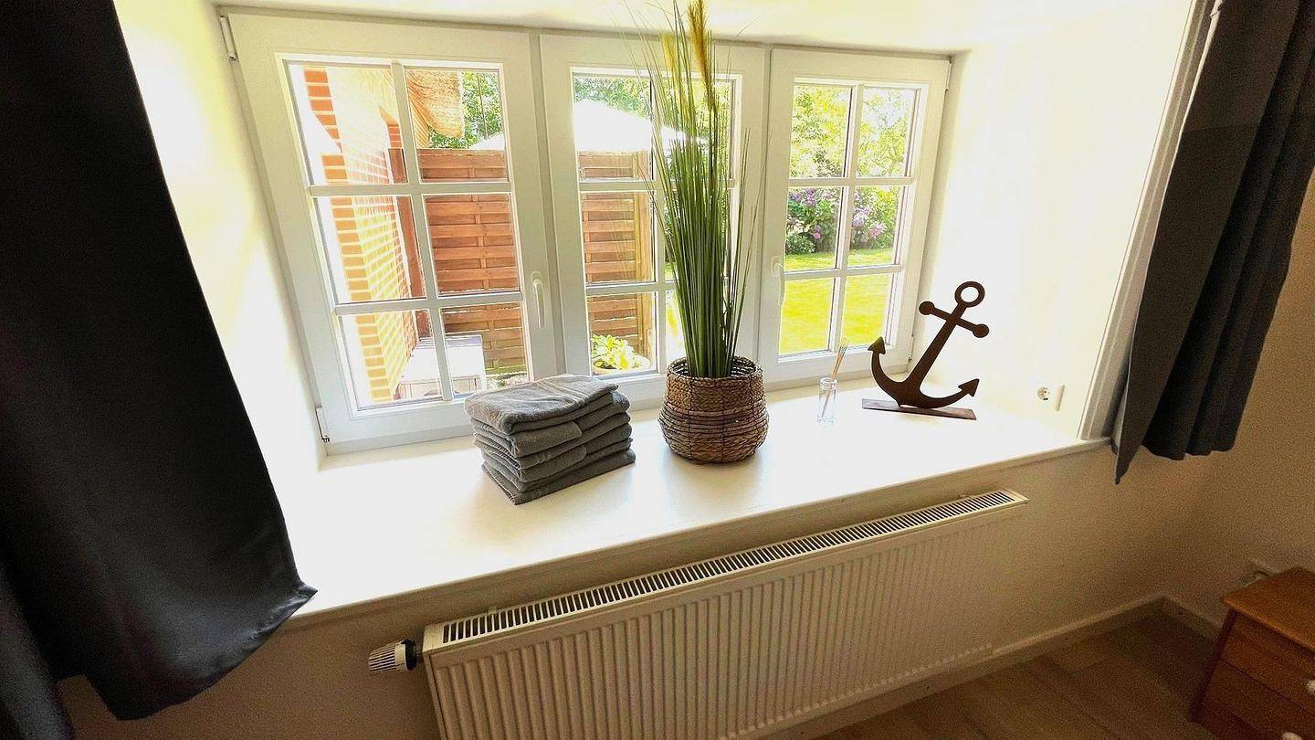 Ganze Wohnung, Allergikerfreundliches Ferienhaus Uijs Hüs mit Garten & Terrasse in Borgsum in Borgsum, Föhr