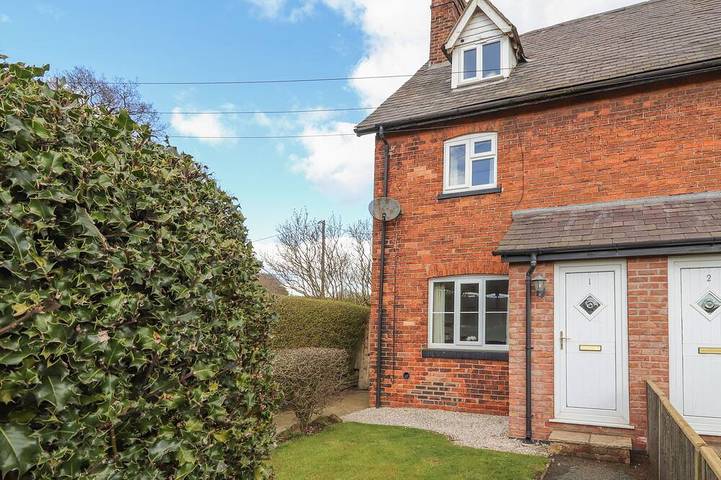 Log cabin for 6 people, with Garden in Delamere