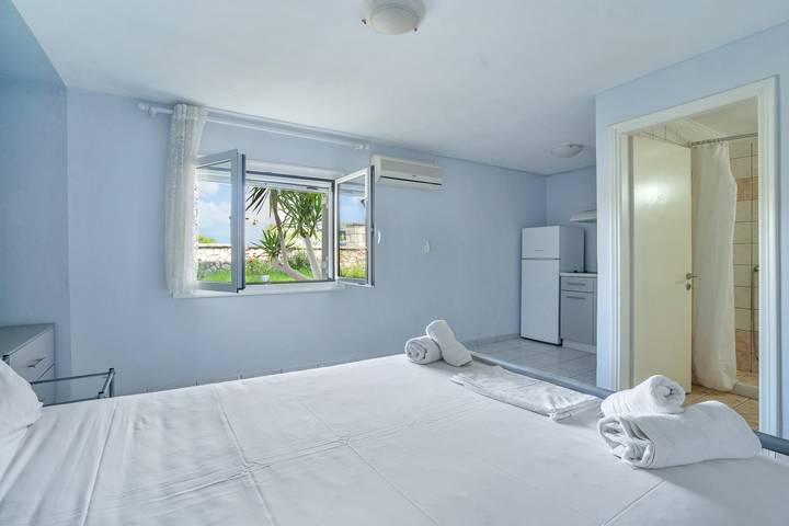 Gîte pour 4 personnes, avec jardin à Leucade - 3