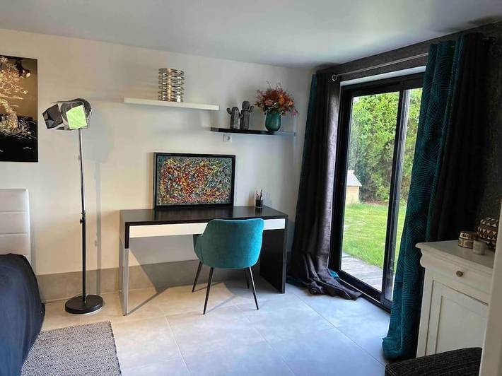 Location de vacances pour 4 personnes, avec vue ainsi que terrasse et piscine à Villennes-sur-Seine