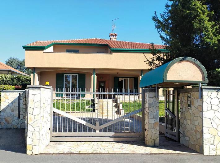 Appartamento per 3 persone, con Terrazza e Giardino nonché Panorama a Rho
