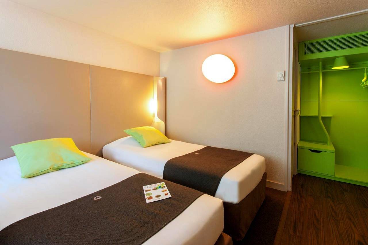Standard Double Room with One Single Bed - Up to Ten Years in Joué-lès-Tours, Région de Tours