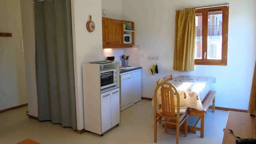 Chalet pour 7 personnes, avec balcon dans Valfréjus - 2