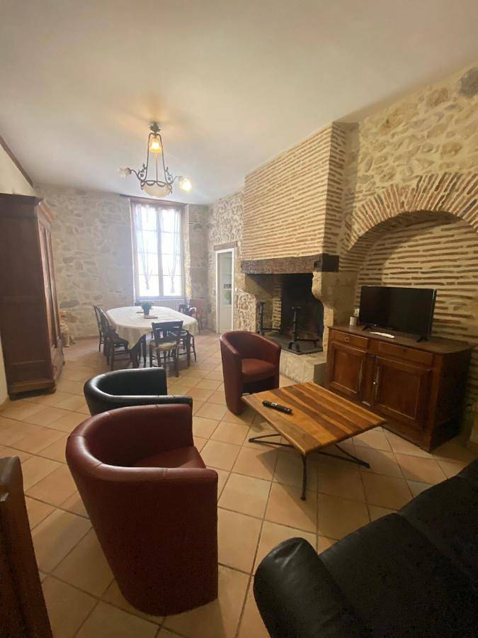 Location de vacances pour 10 personnes, avec balcon dans Office De Tourisme Des Coteaux Et Landes De Gascogne - 2