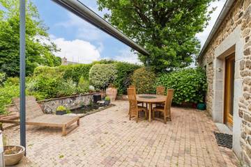 Gîte pour 6 personnes, avec jardin à Saint Adrien