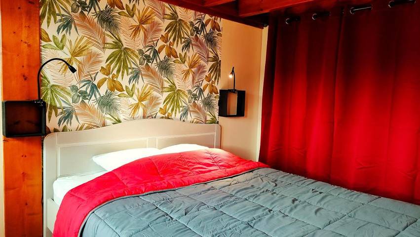 Gîte pour 4 personnes, avec jardin à Valette
