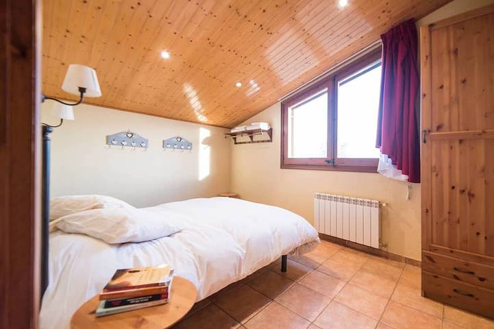 Gîte pour 4 personnes, avec jardin et piscine à Olvan - 3